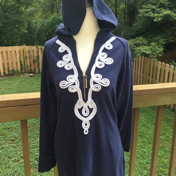 Lilly Pulitzer zip pullover. - Picture 4 of 4